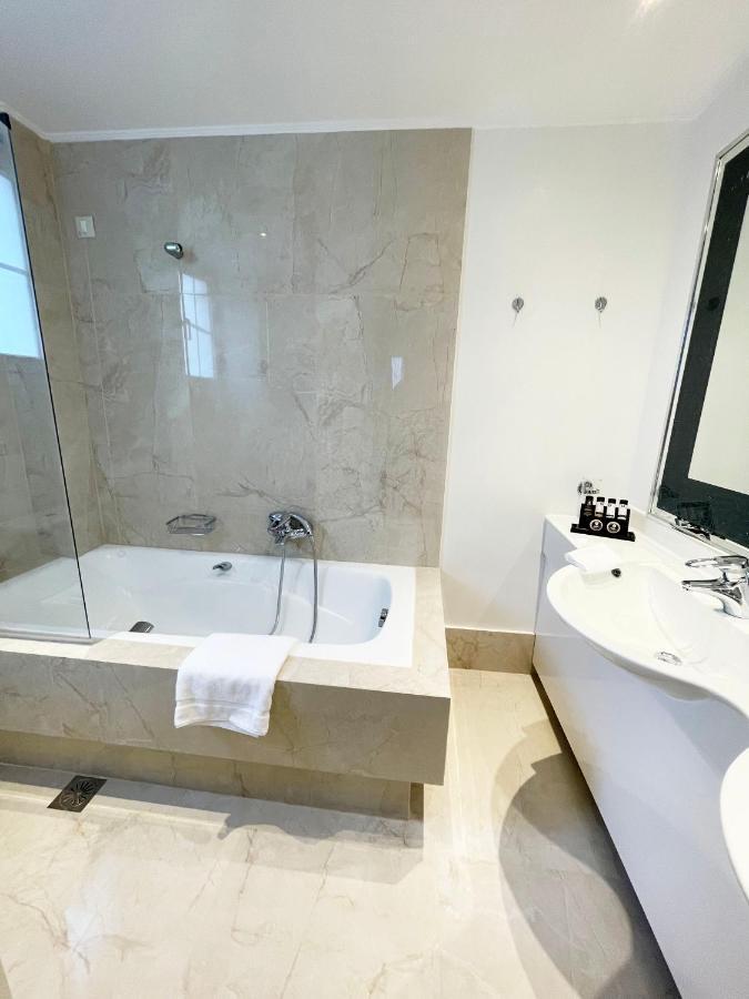 Deluxe Suite,1208128690:JPEG