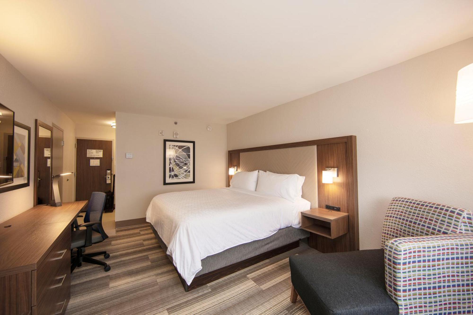 Standard King Room,1275813424:JPEG