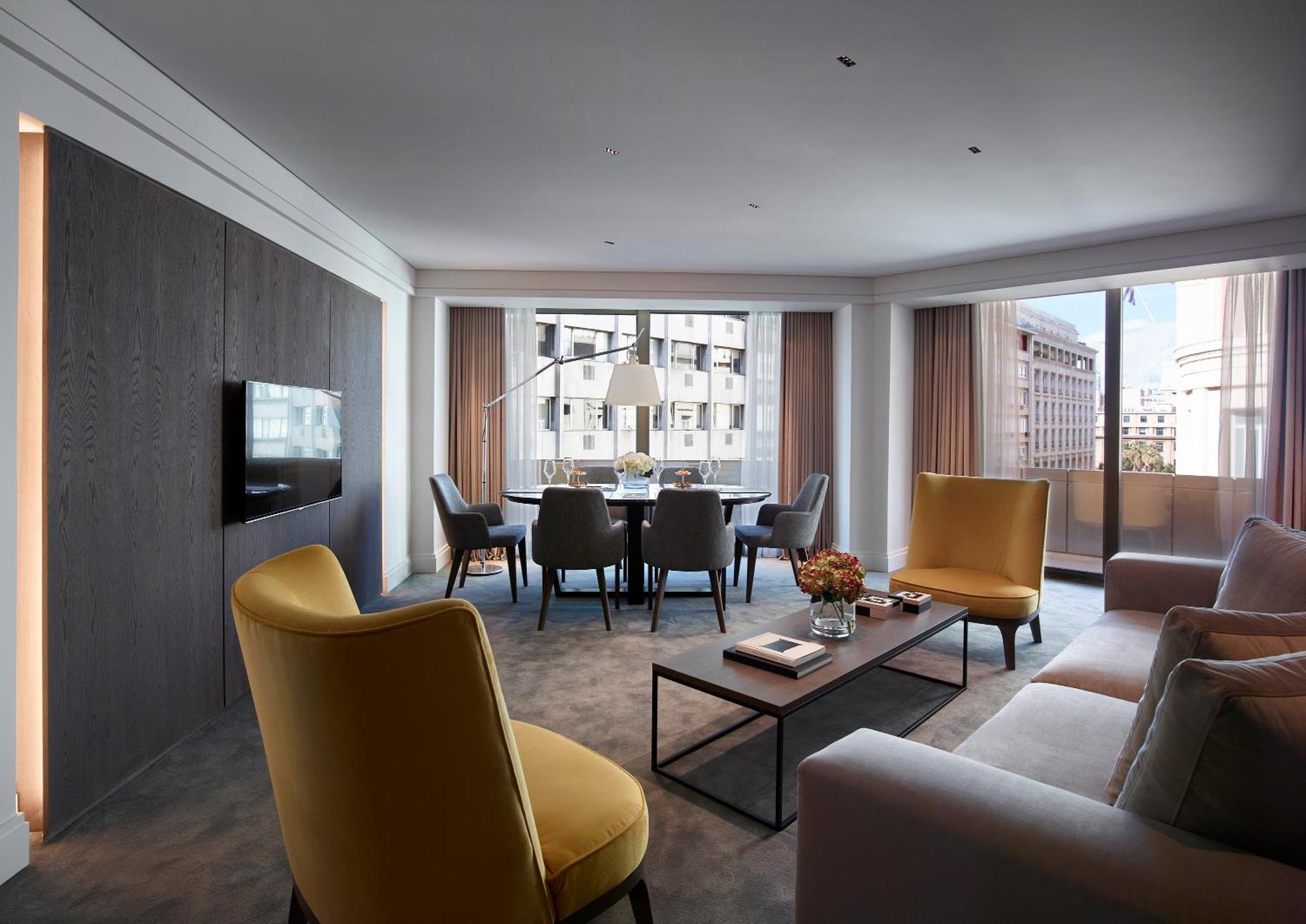 Deluxe City View Suite