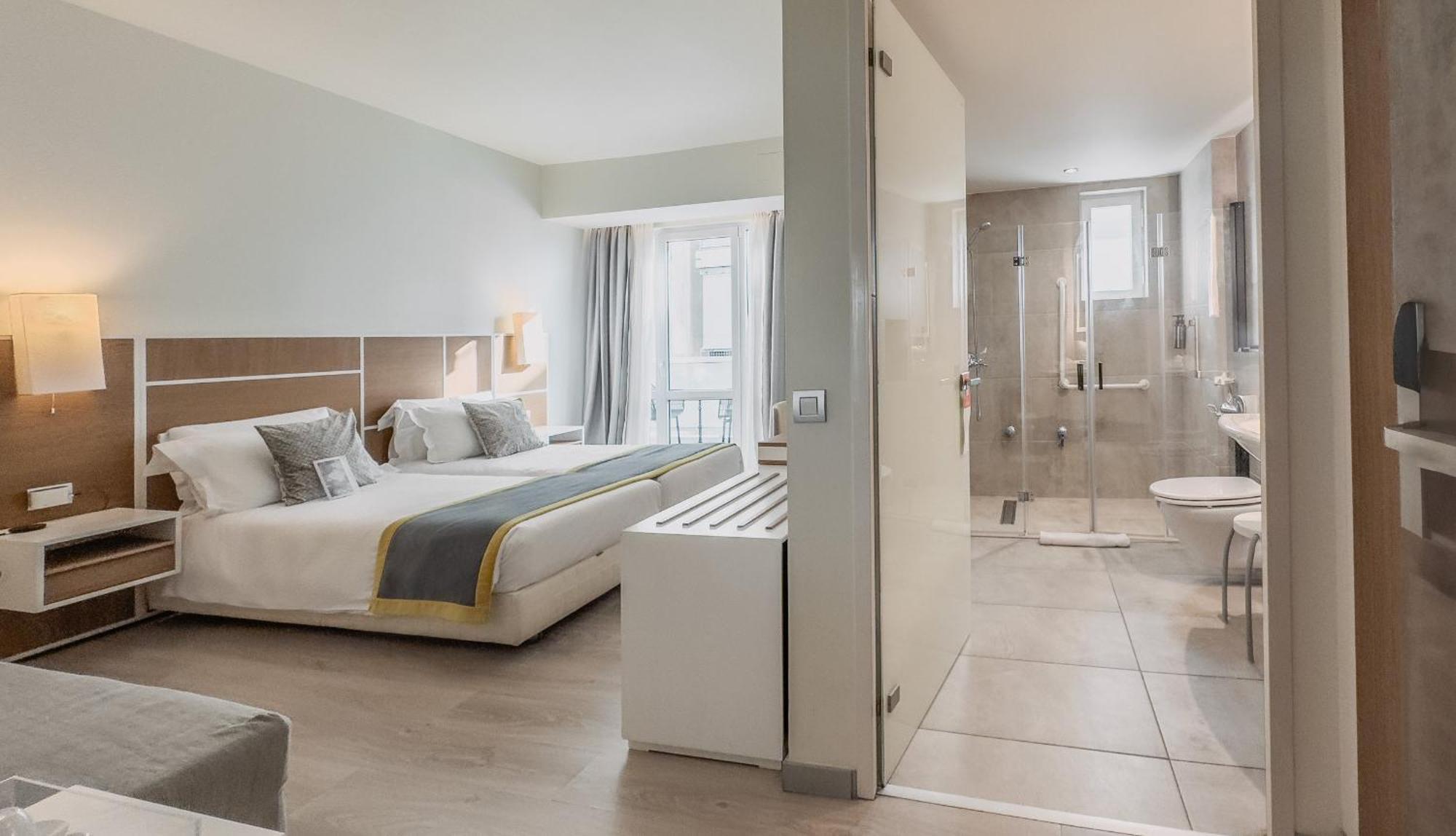 Eco Chic Single Room with Private Balcony