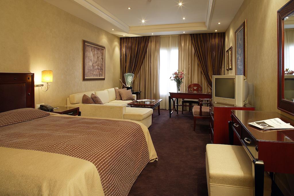 Deluxe Suite Access to Indoor Swimming Pool & Spa,1208129044:JPEG
